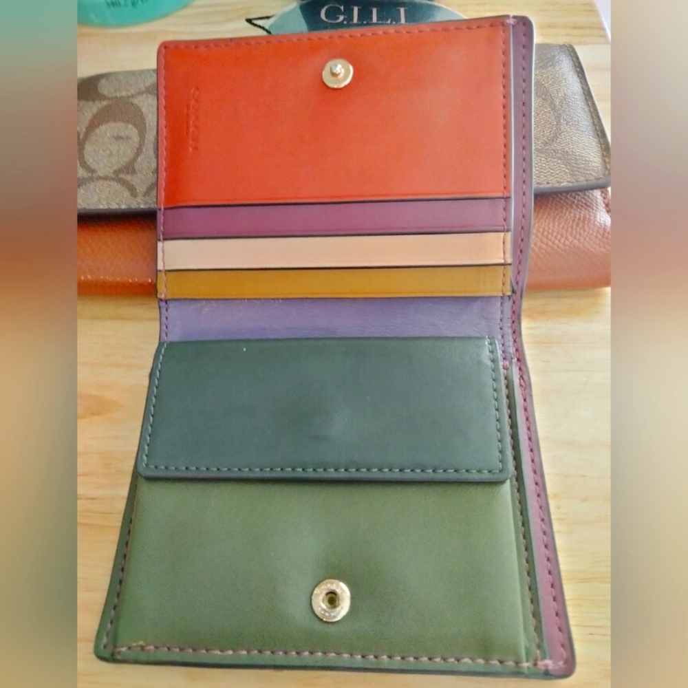 Coach Small Snap Wallet In Colorblock Gently Used 🌸